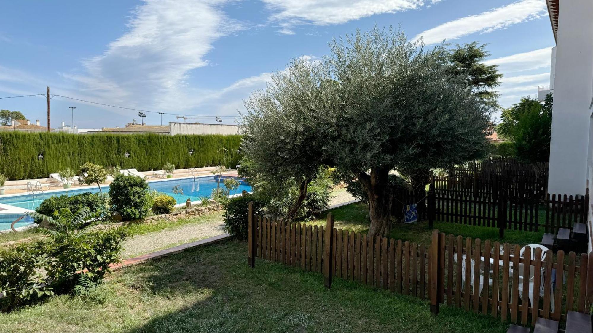 Rvapartaments Escala Brava L' Escala Esterno foto